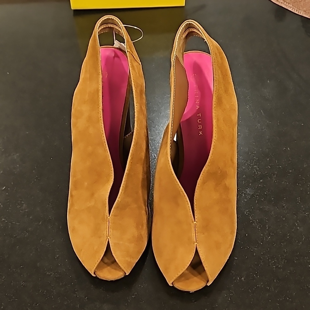 💕TRINA TURK💕 Sunset Blvd Suede Slingback Heels ~ Tan 10 New with Box (No Lid) - Picture 3 of 16